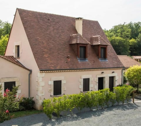 Property building, Day, Garden