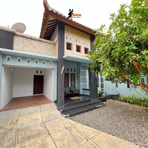Property building, Day, Garden, Garden view