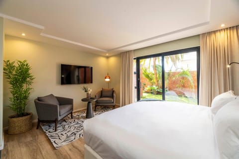Bed, Seating area, Bedroom
