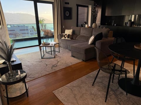 View (from property/room), Balcony/Terrace, Living room, Dining area, kitchen