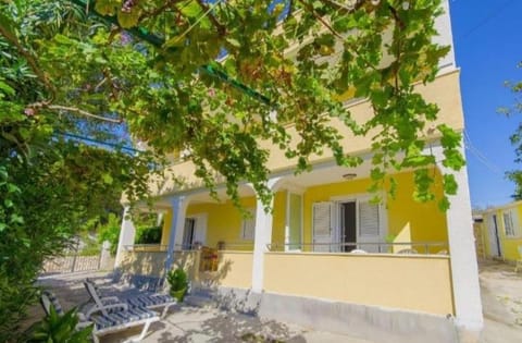 Apartments Petrovic Apartment in Šibenik-Knin County, Croatia