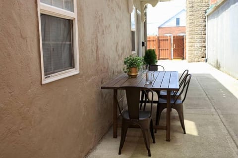 The Lounge - Downtown Chillicothe Apartment in Chillicothe