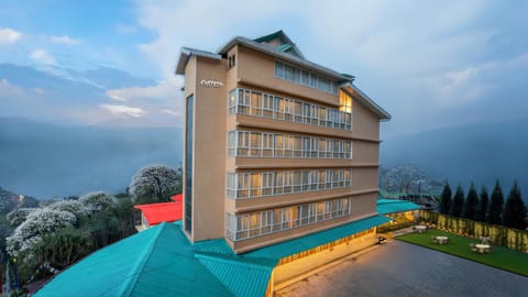 Property building, Day, Natural landscape, Mountain view