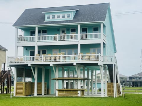 On Deck Crystal Beach Home home House in Bolivar Peninsula