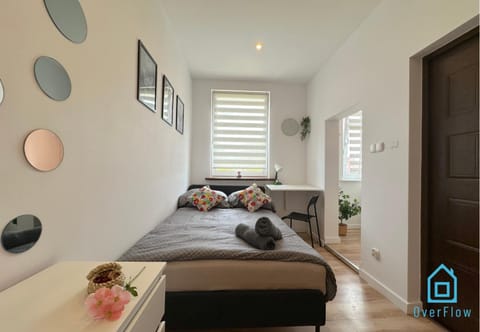 Birch Studio - Peaceful Retreat, 10 Minutes to Gdańsk Old Town & Seaside Apartment in Gdansk