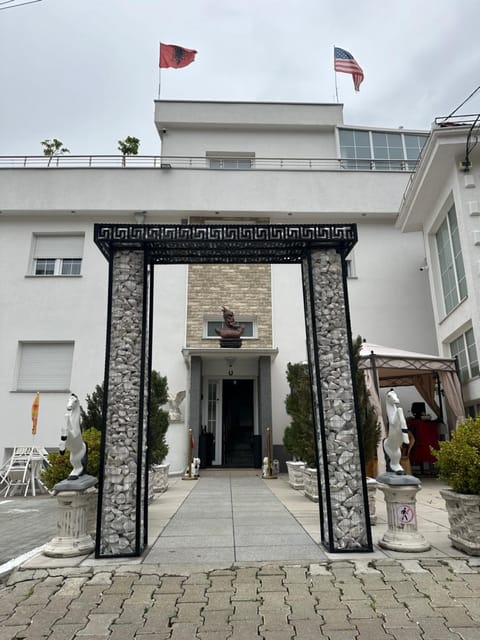 Property building, Facade/entrance