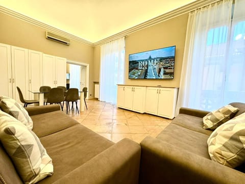 TV and multimedia, Living room, Seating area, Dining area, air conditioner