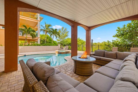 Beachfront Villa Pool Spa Fire Pit & Pool Table House in Sunset Beach