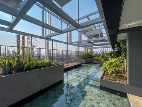 Hot Spring Bath, Swimming pool