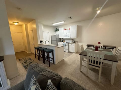 Second Floor 2-Bedroom Condo in Southern Dunes House in Haines City