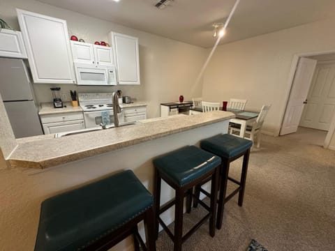Second Floor 2-Bedroom Condo in Southern Dunes House in Haines City
