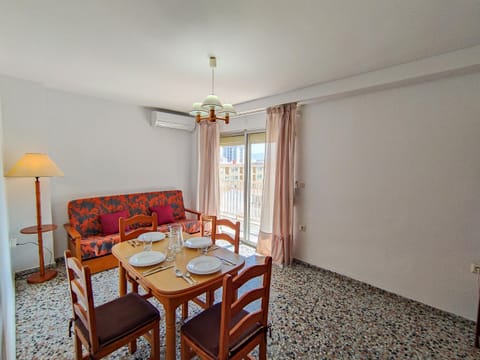 Spring, Bed, Activities, Winter, Summer, Bathroom, Balcony/Terrace, Living room, Dining area, Beach, Hiking, Animals, Animals, Animals, Autumn, Pets, Pets, Pets, Mountain view, Sports, Entertainment, children, children, children, young children, young children, young children, older children, older children, older children, group of guests, group of guests, group of guests, Family, Family, Family, Bath, Parking, microwave, pet friendly, pet friendly, washing machine, elevator, air conditioner
