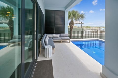3 Singleton Beach - Oceanfront Estate, Private Pool, Elevator, FREE Activities Included House in Hilton Head Island