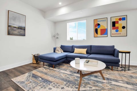 Spectacular Rooftop View House House in Echo Park