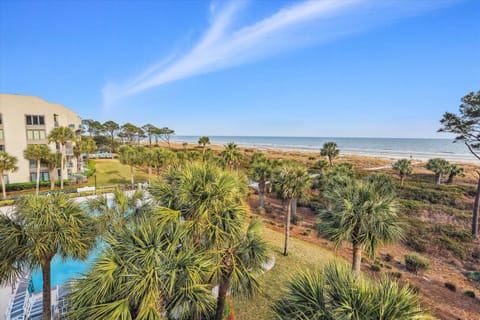 412 Shorewood Villas- Oceanfront Villa, Zero Entry Pool & Spa! FREE Activities Included House in South Forest Beach