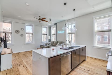 Top Rated - Free Parking - 1-br Condo OTR House in Over The Rhine