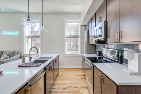 Top Rated - Free Parking - 1-br Condo OTR House in Over The Rhine