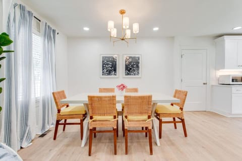 Professionally Designed 4BD Central location House in Murfreesboro