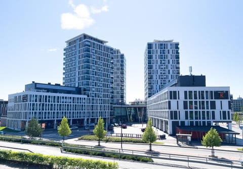 Property building, Day, Neighbourhood, On-site shops, Street view