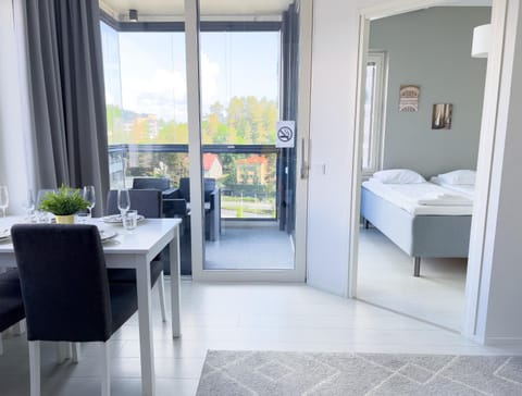 Bed, View (from property/room), Balcony/Terrace, Living room, Seating area, Dining area, Bedroom, towels