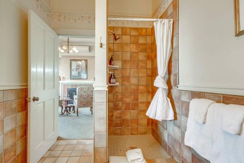 Romantic Victorian Getaway The Garden Hotel in Sutter Creek