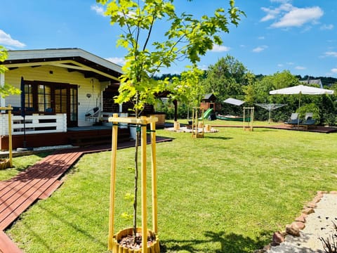Property building, Day, Natural landscape, Garden, Garden view