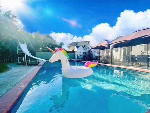 New Charming Spacious Disneyland Pool Home House in Santa Ana