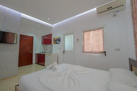 Villa Maizon Apartment in Ksamil