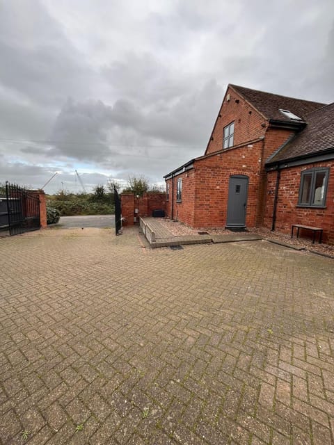 Oak Barn-ideal for Nec,Hs2,BHX,family gatherings Apartment in Metropolitan Borough of Solihull