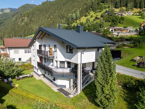 "Apart Edi" inkl SILVRETTA PREMIUM SUMMERCARD Apartment in Trentino-South Tyrol