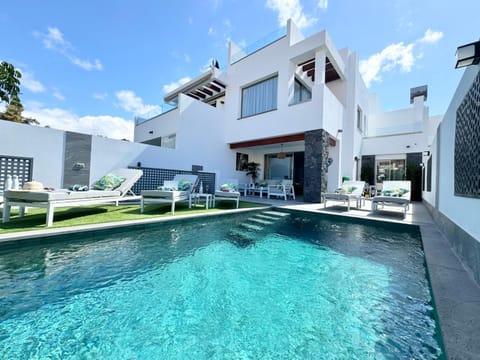 Pool view, Swimming pool, sunbed