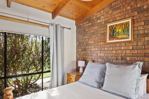 Ocean Breeze - Sleeps 12 House in Scamander