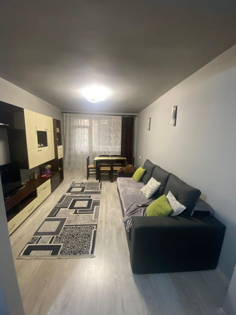 Bed, TV and multimedia, Living room, Seating area