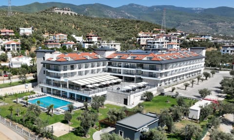Property building, Day, Bird's eye view, Garden, Swimming pool, Location