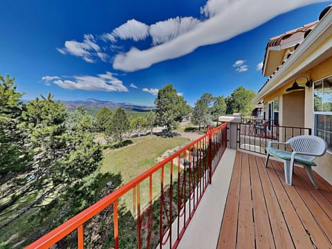 Balcony/Terrace, Seating area, Mountain view
