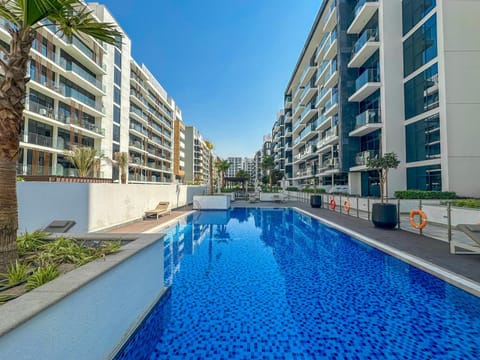 Property building, Swimming pool