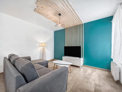 Communal lounge/ TV room, TV and multimedia, Living room, Seating area