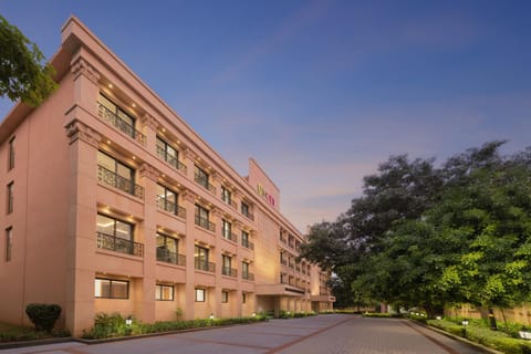 Property building, Day