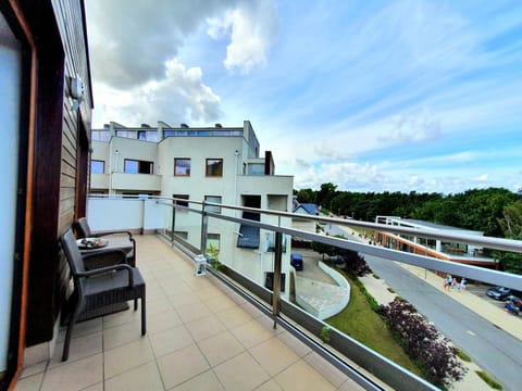 Apartament z prywatnym tarasem na dachu i widokiem na morze Apartment in Wladyslawowo