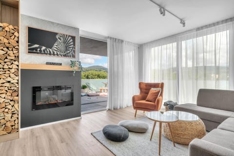 TV and multimedia, View (from property/room), Balcony/Terrace, Living room, Seating area, fireplace