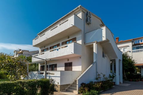 Apartments Jeka with view Bed and Breakfast in Lika-Senj County