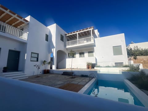 Property building, Patio, Swimming pool