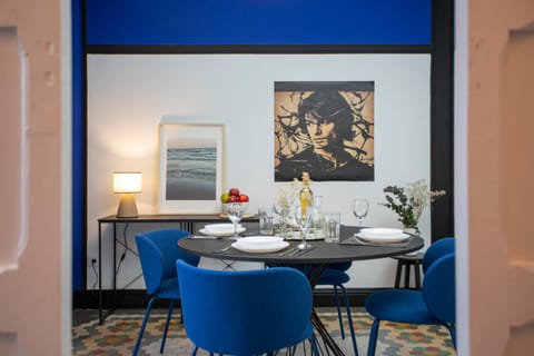 Living room, Decorative detail, Dining area