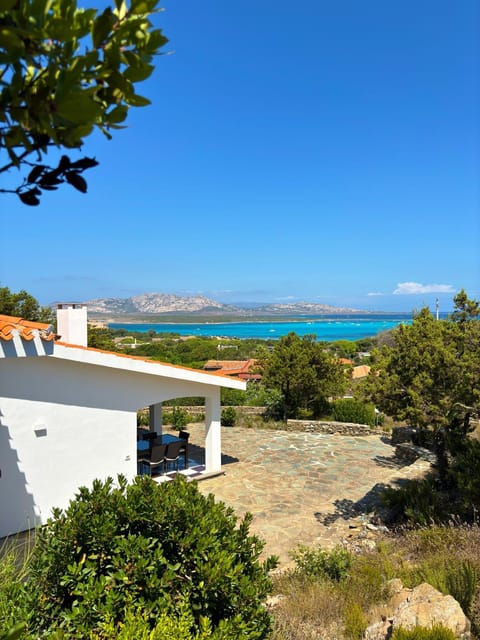 Property building, Day, Natural landscape, Balcony/Terrace, Mountain view, Sea view