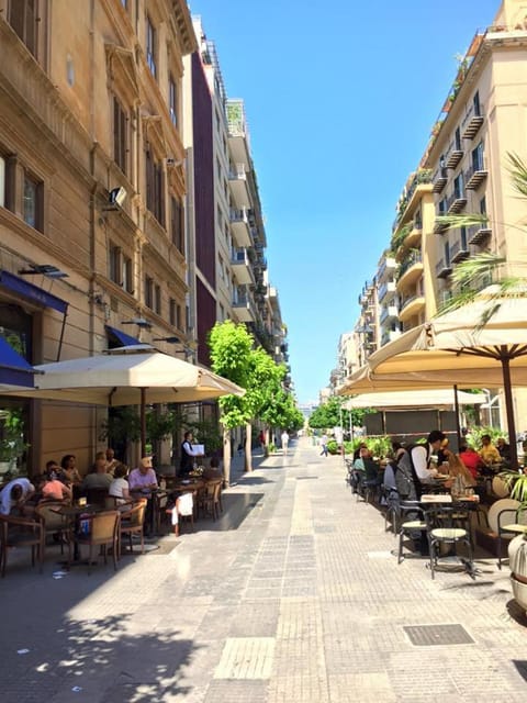 Property building, Restaurant/places to eat, Neighbourhood, On site