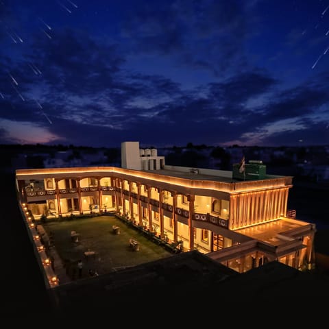 Property building, Night, View (from property/room), Balcony/Terrace