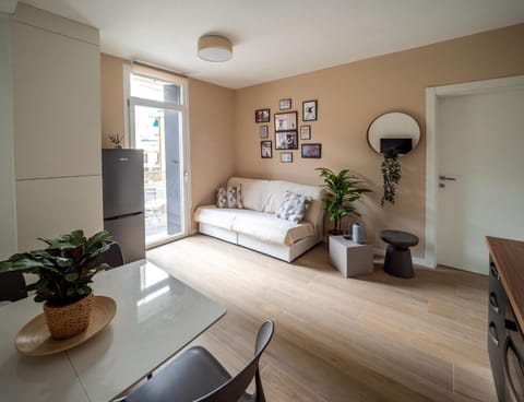 Balcony/Terrace, Living room, Decorative detail, Seating area, kitchen