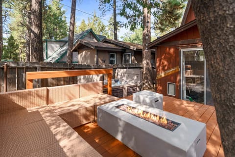 Property building, Balcony/Terrace, Seating area