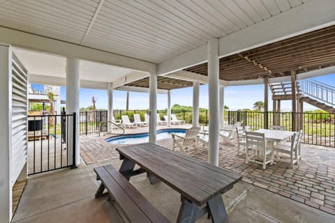 Amelia-Beachfront-Private Pool-Pet Friendly-Game Room House in Saint George Island