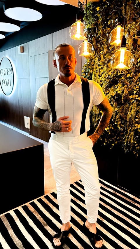 Property building, Facade/entrance, People, Lobby or reception, On site